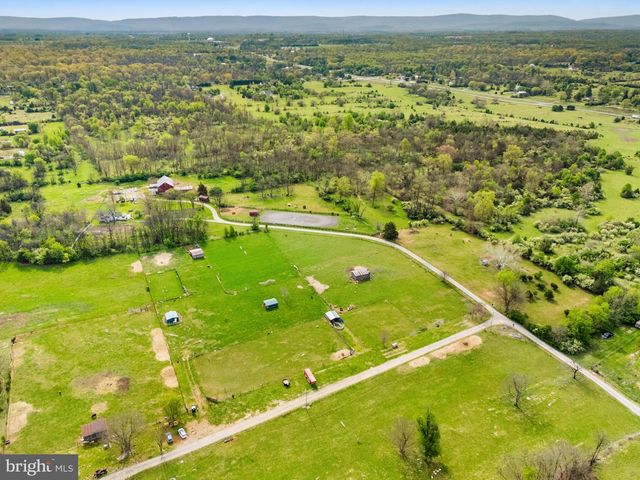 420 RUSSELL RD, Berryville, VA 22611