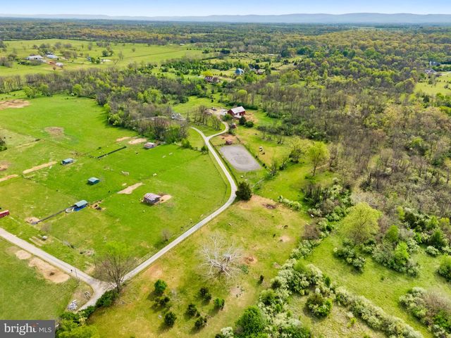 420 RUSSELL RD, Berryville, VA 22611