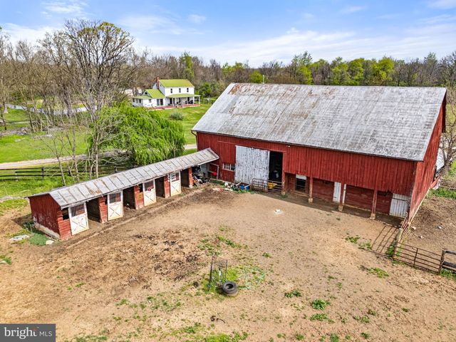 420 RUSSELL RD, Berryville, VA 22611