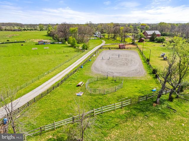 420 RUSSELL RD, Berryville, VA 22611