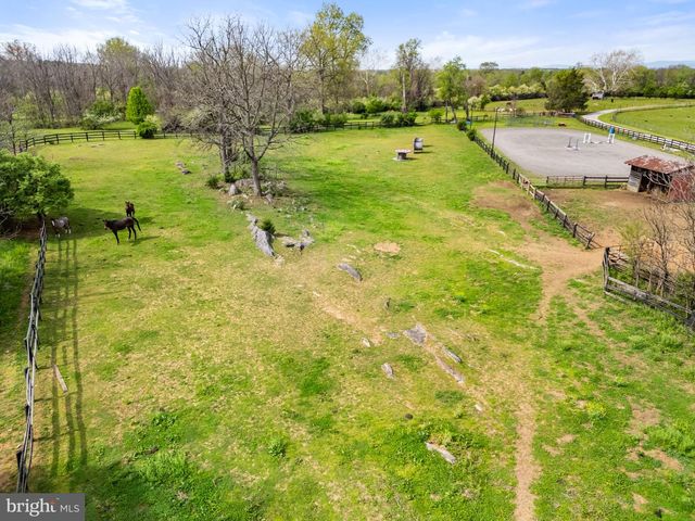 420 RUSSELL RD, Berryville, VA 22611