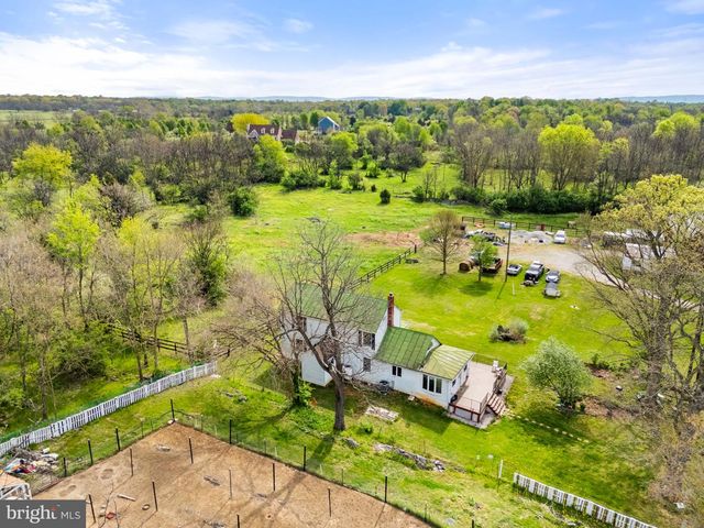 420 RUSSELL RD, Berryville, VA 22611