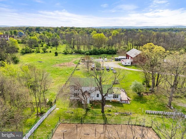 420 RUSSELL RD, Berryville, VA 22611