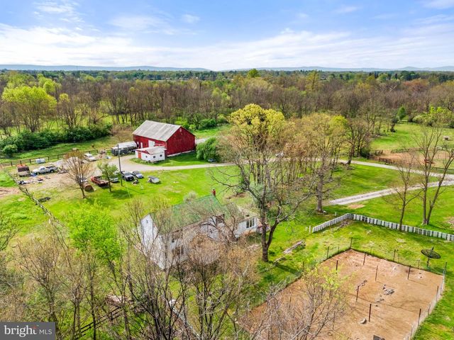 420 RUSSELL RD, Berryville, VA 22611
