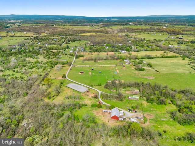 420 RUSSELL RD, Berryville, VA 22611
