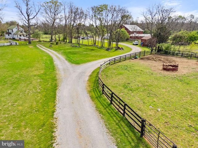 420 RUSSELL RD, Berryville, VA 22611