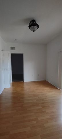 6940 NW 179th St 303-7, Hialeah, FL 33015