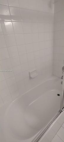 6940 NW 179th St 303-7, Hialeah, FL 33015