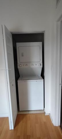 6940 NW 179th St 303-7, Hialeah, FL 33015