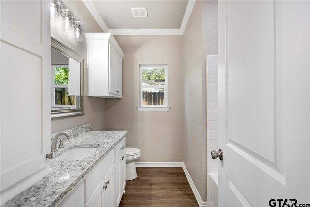 304 E Cottonwood, Overton, TX 75684