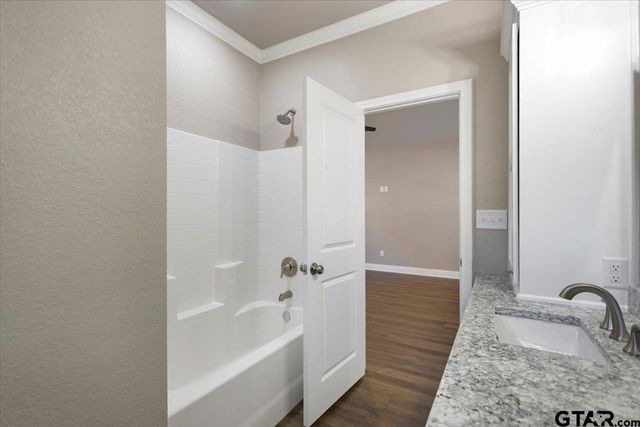 304 E Cottonwood, Overton, TX 75684