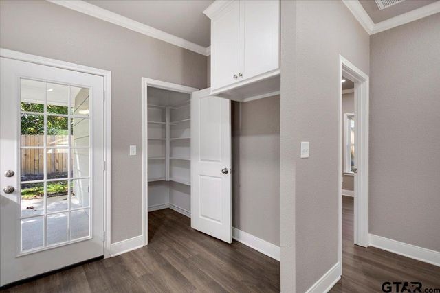 304 E Cottonwood, Overton, TX 75684