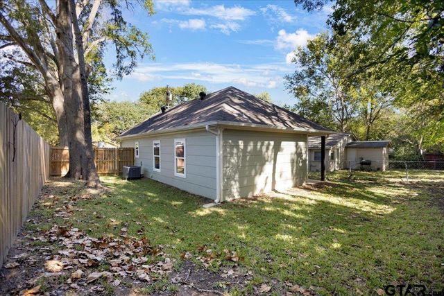 304 E Cottonwood, Overton, TX 75684