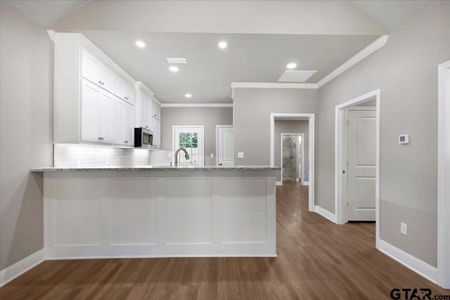 304 E Cottonwood, Overton, TX 75684