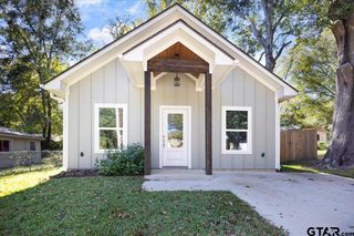 304 E Cottonwood, Overton, TX 75684