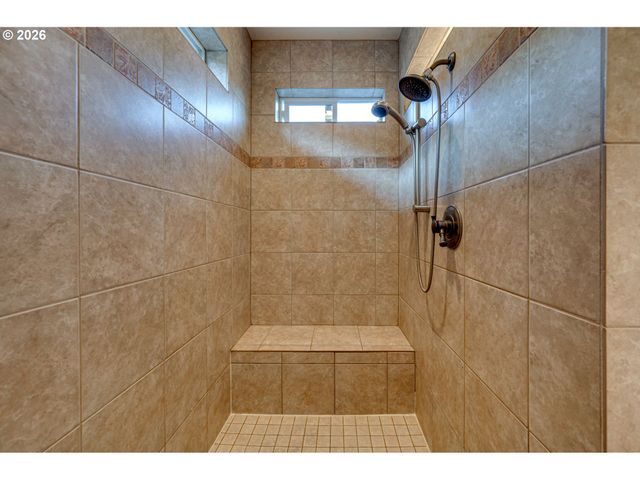 805 INSEL Rd, Woodland, WA 98674