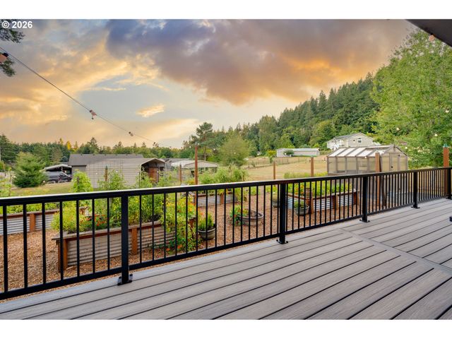 805 INSEL Rd, Woodland, WA 98674