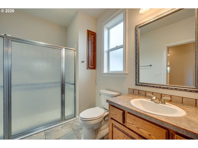 805 INSEL Rd, Woodland, WA 98674