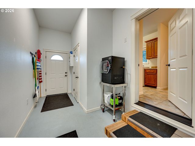805 INSEL Rd, Woodland, WA 98674