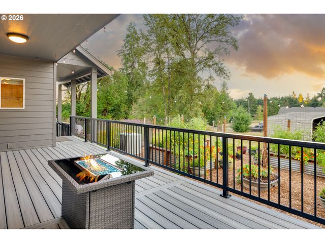 805 INSEL Rd, Woodland, WA 98674