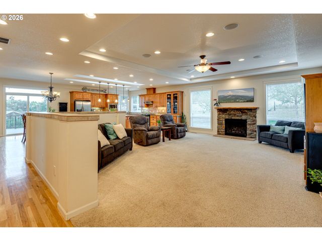805 INSEL Rd, Woodland, WA 98674