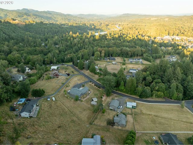 805 INSEL Rd, Woodland, WA 98674