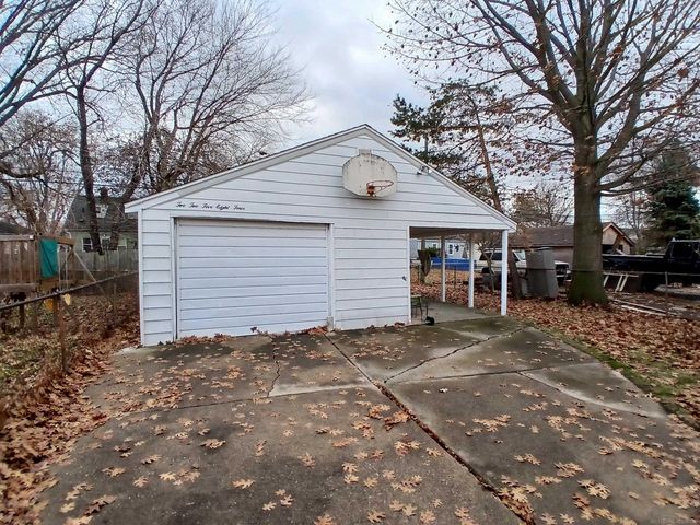 22584 Marine Avenue, Eastpointe, MI 48021