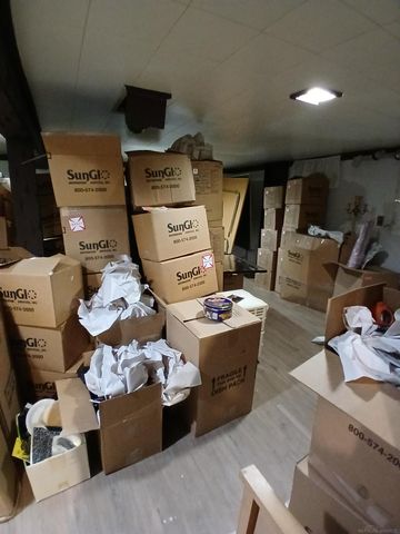 22584 Marine Avenue, Eastpointe, MI 48021