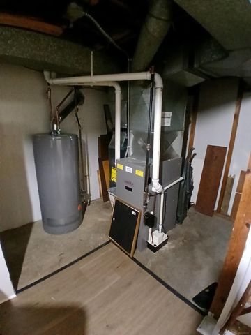 22584 Marine Avenue, Eastpointe, MI 48021