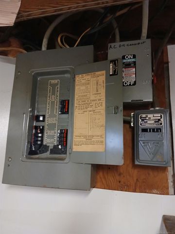 22584 Marine Avenue, Eastpointe, MI 48021