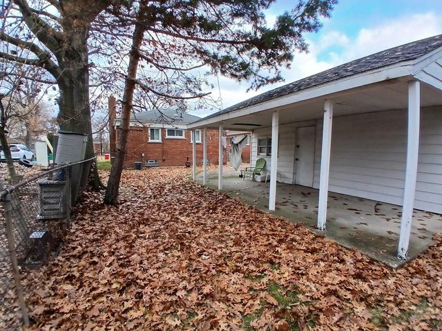 22584 Marine Avenue, Eastpointe, MI 48021