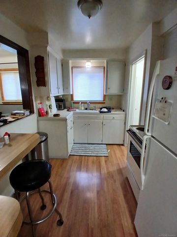 22584 Marine Avenue, Eastpointe, MI 48021