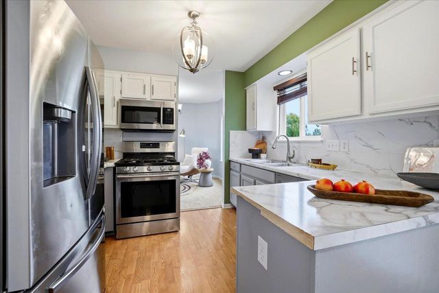 6904 102nd AVENUE, Kenosha, WI 53142