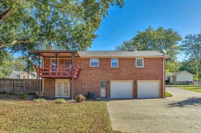 900 Cointreau Dr, Hermitage, TN 37076