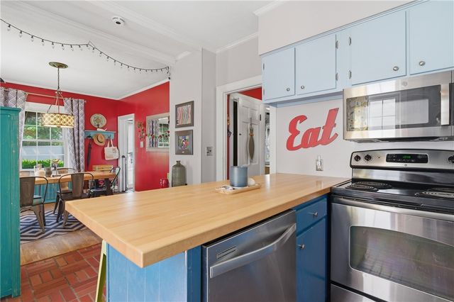 69 Roger Williams Avenue, East Providence, RI 02916