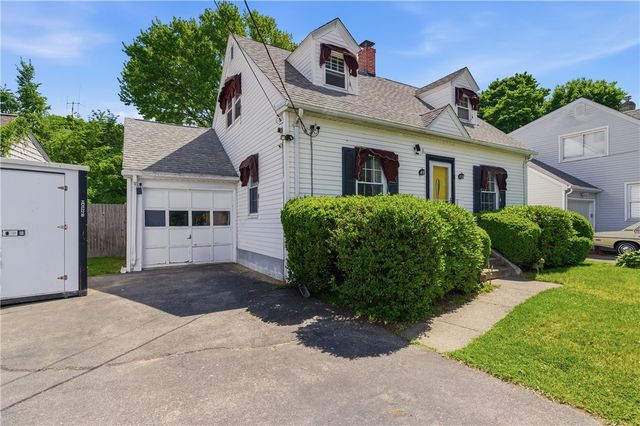 69 Roger Williams Avenue, East Providence, RI 02916