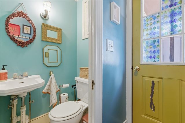 69 Roger Williams Avenue, East Providence, RI 02916