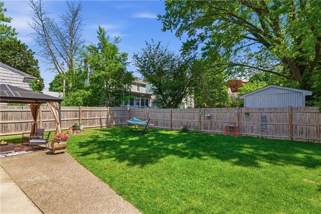 69 Roger Williams Avenue, East Providence, RI 02916