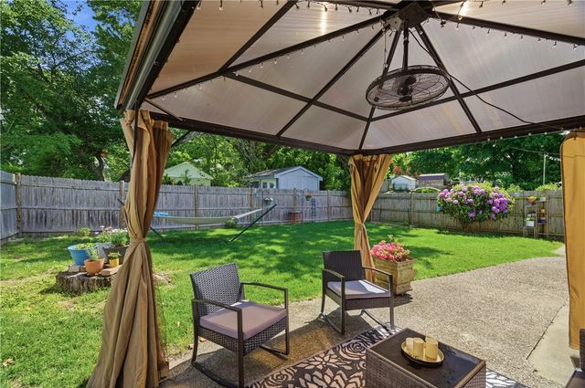 69 Roger Williams Avenue, East Providence, RI 02916