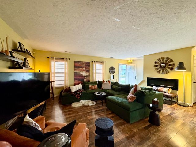 10124 Meadow Glen Drive, Independence, KY 41051