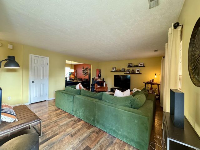 10124 Meadow Glen Drive, Independence, KY 41051