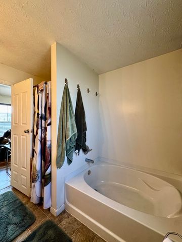 10124 Meadow Glen Drive, Independence, KY 41051