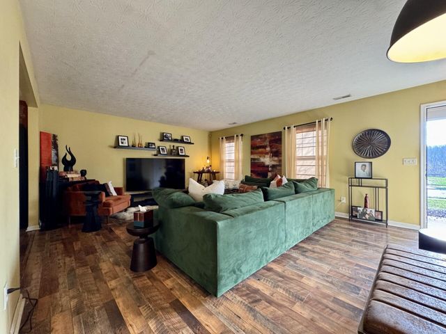 10124 Meadow Glen Drive, Independence, KY 41051