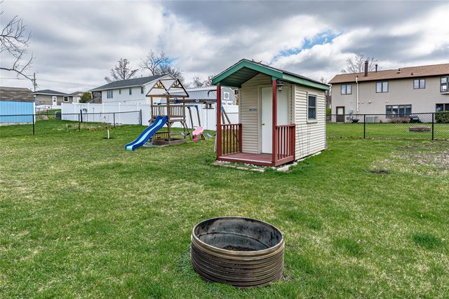 2335 Jomar Court SW, Cedar Rapids, IA 52404
