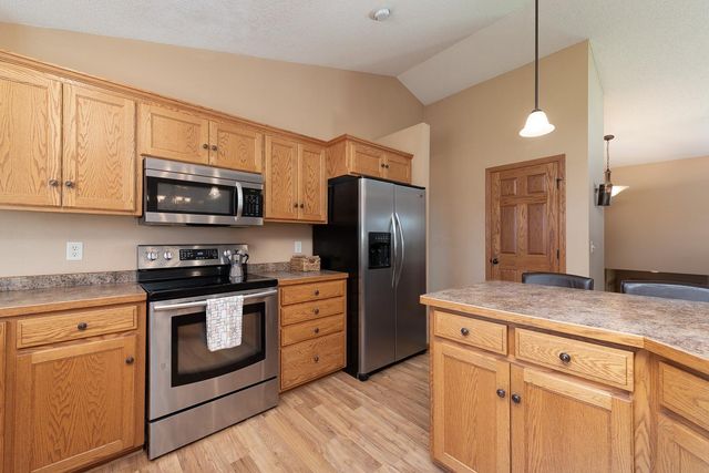 109 Pinehurst Drive, Mankato, MN 56001