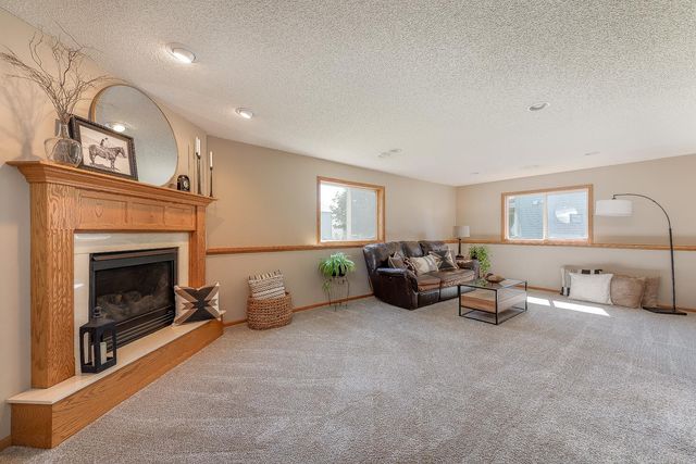 109 Pinehurst Drive, Mankato, MN 56001