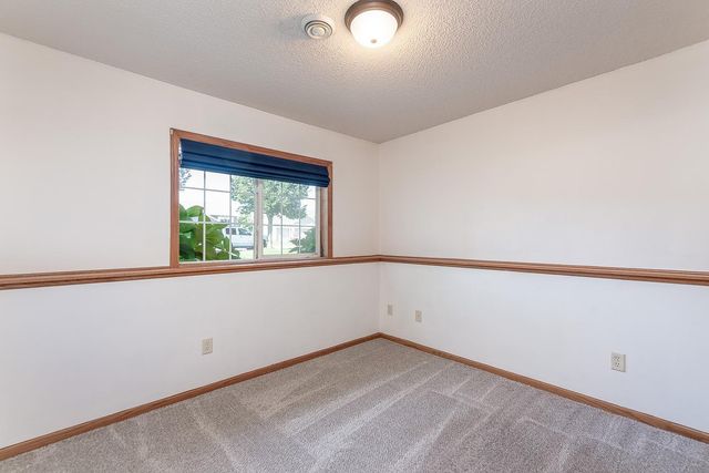 109 Pinehurst Drive, Mankato, MN 56001