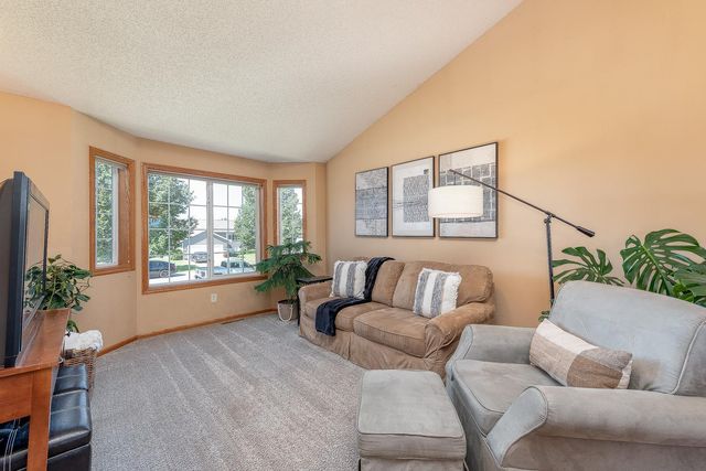109 Pinehurst Drive, Mankato, MN 56001