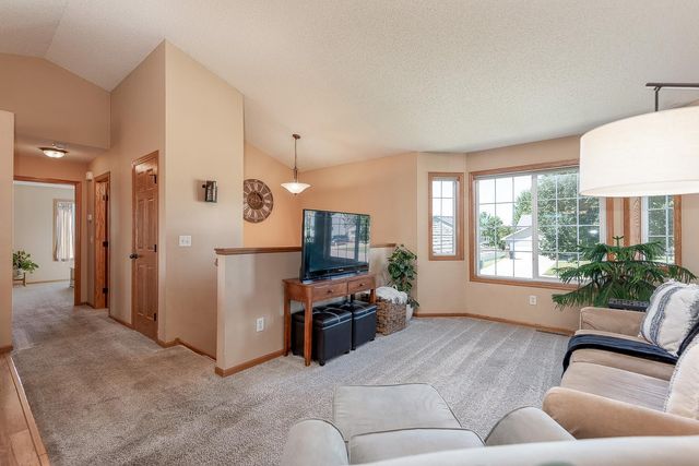 109 Pinehurst Drive, Mankato, MN 56001