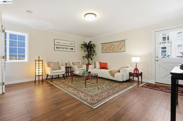 30 Niantic Ave, San Francisco, CA 94132